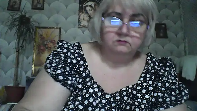 Snapshot of MarinaFarina53 chatting on May 30, 5:58 am MarinaFarina53 online show from May 30, 5:58 am