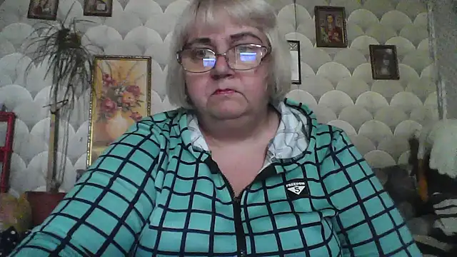 Snapshot of MarinaFarina53 chatting on May 29, 5:46 am MarinaFarina53 online show from May 29, 5:46 am