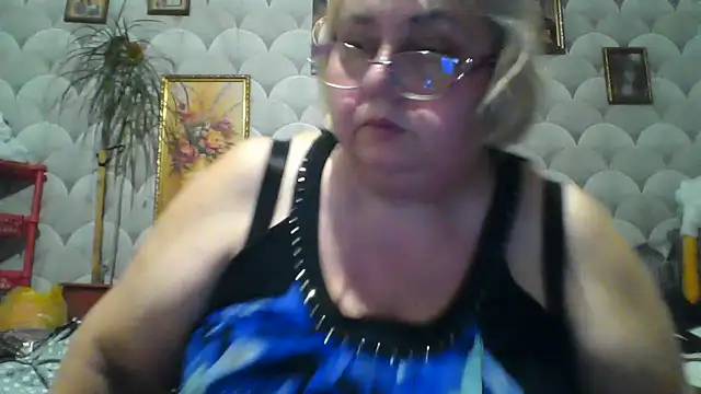 Snapshot of MarinaFarina53 chatting on May 30, 6:13 pm MarinaFarina53 online show from May 30, 6:13 pm