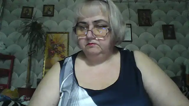 Snapshot of MarinaFarina53 chatting on May 31, 6:30 am MarinaFarina53 online show from May 31, 6:30 am