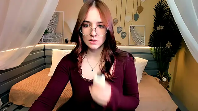 Snapshot of Maya_Winters chatting on May 26, 10:35 am Maya Winters online show from May 26, 10:35 am