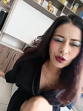 Natashaanurak  online show from May 15, 5:55 pm