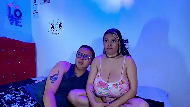 Snapshot of Husbands_Horny2_0 chatting on June 4, 12:32 pm Husbands Horny2 0 online show from June 4, 12:32 pm