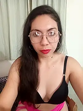Mia essence online show from May 9, 11:19 pm