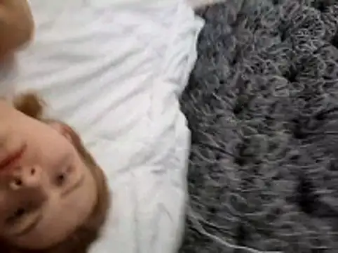 mooniekiss online show from May 8, 11:36 am