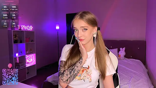 callme eva online show from June 24, 3:54 pm