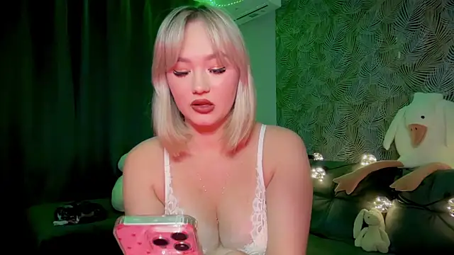AvroraSolace online show from May 15, 7:56 pm