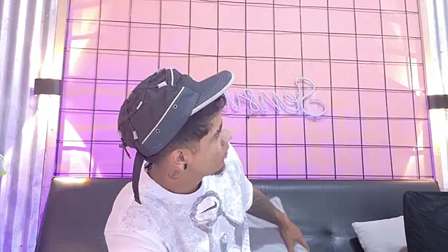 criss hardcock  online show from May 8, 1:15 pm