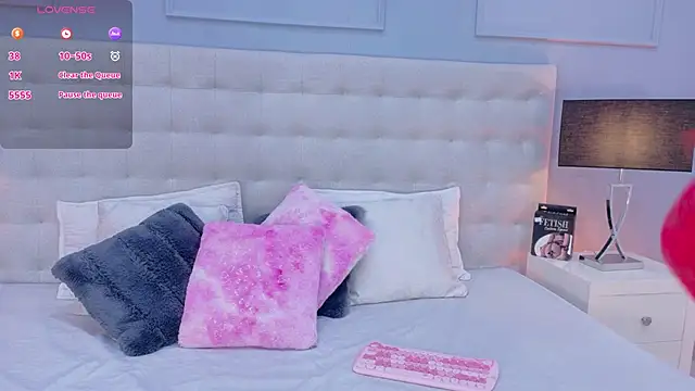 DulceeGarcia online show from June 19, 4:07 am