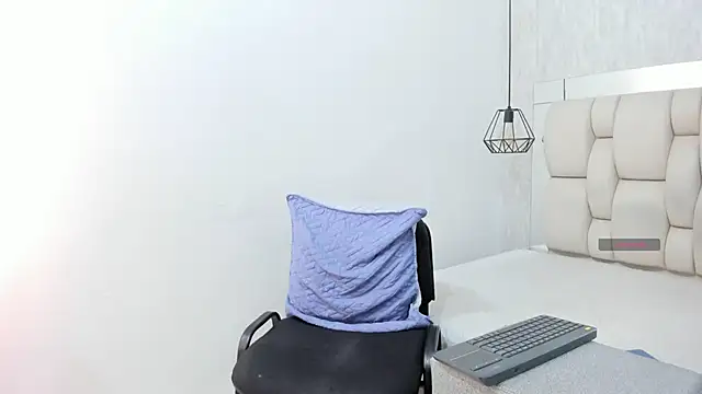 Bella adamss  online show from May 21, 3:26 am