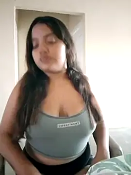 Daniela-Peruana online show from May 7, 11:30 pm