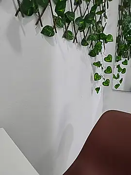 alanahot94 online show from June 27, 7:53 pm