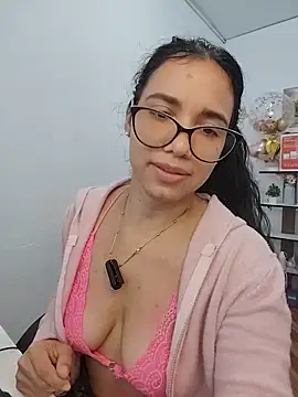 alanahot94 online show from June 7, 2:00 pm