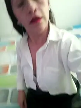 Vely  online show from June 3, 6:45 pm