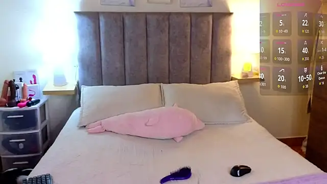 Victoria Hils online show from June 25, 5:29 pm