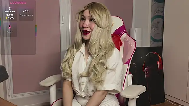 loveamandalove online show from May 21, 9:34 pm