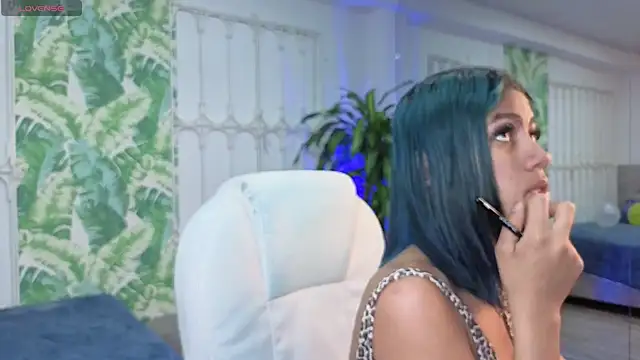 Snapshot of baby_julieta00 chatting on June 18, 12:21 pm baby julieta00 online show from June 18, 12:21 pm