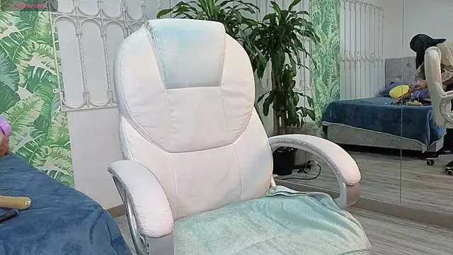 Snapshot of baby_julieta00 chatting on June 20, 12:32 pm baby julieta00 online show from June 20, 12:32 pm