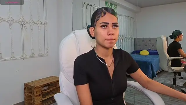 Snapshot of baby_julieta00 chatting on May 23, 11:31 am baby julieta00 online show from May 23, 11:31 am