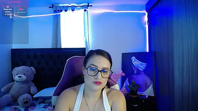 EsmeraldaReign online show from May 8, 8:56 pm