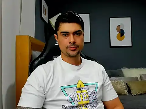 ZEI-001 online show from June 4, 7:24 am