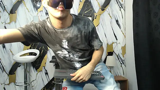 CAT LOVE1 online show from May 10, 1:31 am