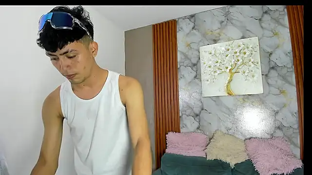 Snapshot of CAT_LOVE1 chatting on July 5, 8:15 pm CAT LOVE1 online show from July 5, 8:15 pm
