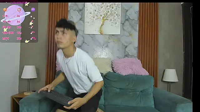 Snapshot of CAT_LOVE1 chatting on May 31, 7:25 pm CAT LOVE1 online show from May 31, 7:25 pm