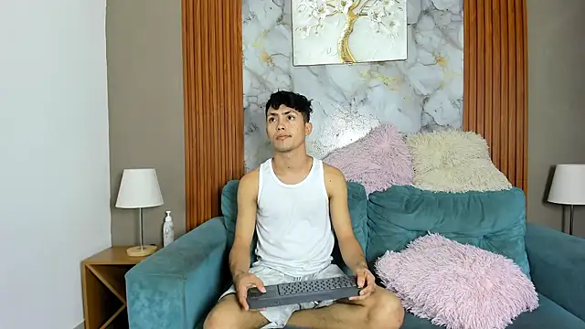 CAT LOVE1 online show from May 13, 12:28 am