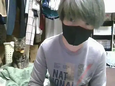 Snapshot of kazupan22 chatting on June 9, 2:29 pm kazupan22 online show from June 9, 2:29 pm
