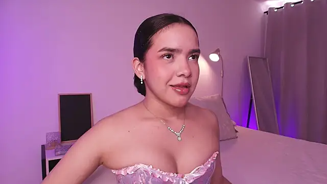 fluffylips online show from August 7, 6:03 pm