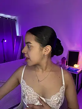 fluffylips online show from July 8, 12:06 pm