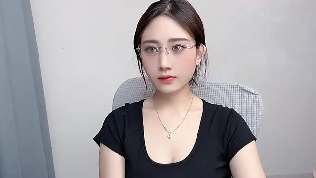  222Mia online show from June 17, 11:20 am