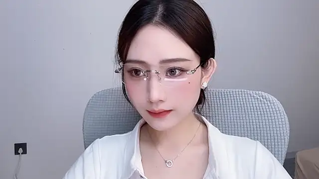  222Mia online show from May 30, 3:13 am
