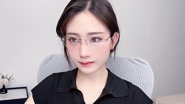  222Mia online show from May 20, 1:57 am