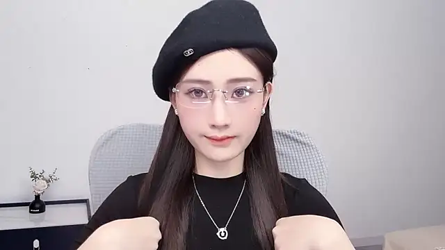  222Mia online show from May 17, 5:29 am