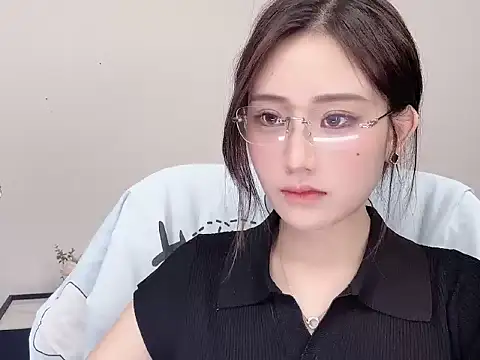  222Mia online show from May 11, 5:31 am