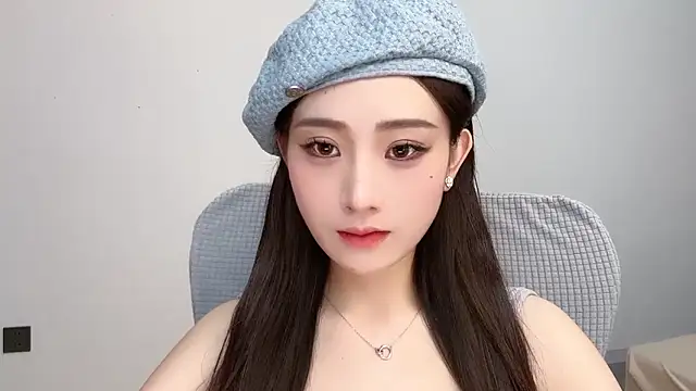  222Mia online show from May 27, 9:16 am