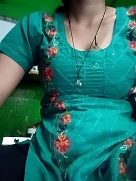 Snapshot of Sakshi_Bhabhi chatting on May 13, 6:09 am Sakshi Bhabhi online show from May 13, 6:09 am