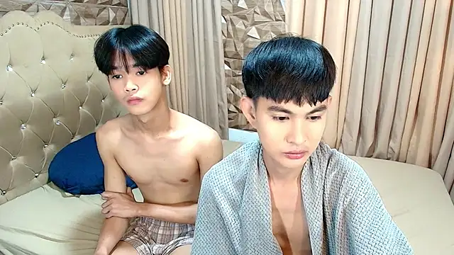 UrcutieguyxLover online show from May 8, 5:39 pm