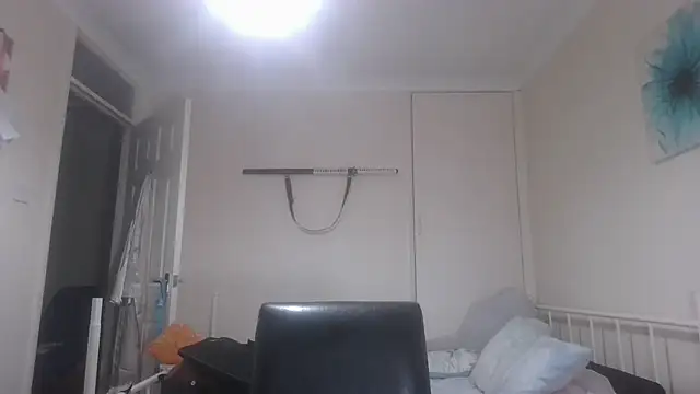 Snapshot of LouiseLovell chatting on May 29, 8:26 pm LouiseLovell online show from May 29, 8:26 pm