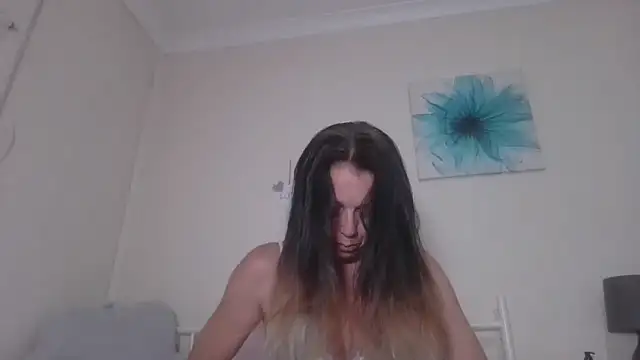 Snapshot of LouiseLovell chatting on June 16, 7:52 am LouiseLovell online show from June 16, 7:52 am