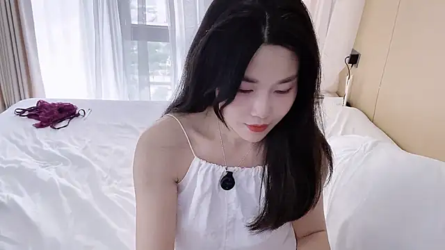 Emma qiqi online show from May 20, 2:19 am