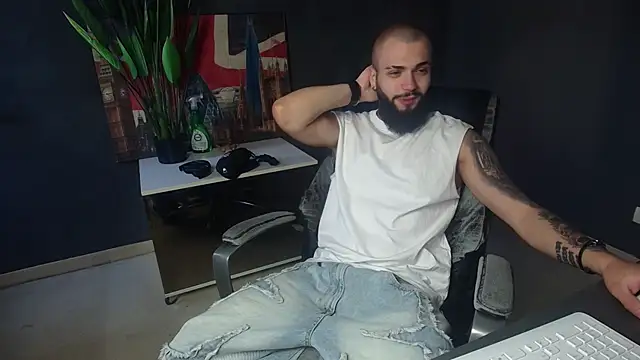 OscarWillss online show from June 17, 4:34 am