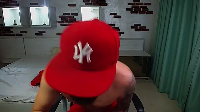 OscarWillss online show from May 22, 4:32 am