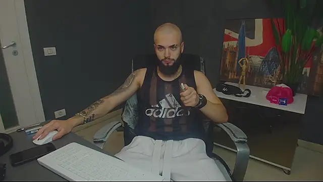 OscarWillss online show from June 4, 4:17 am