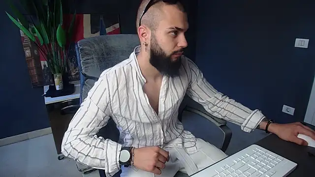 OscarWillss online show from June 18, 4:55 am