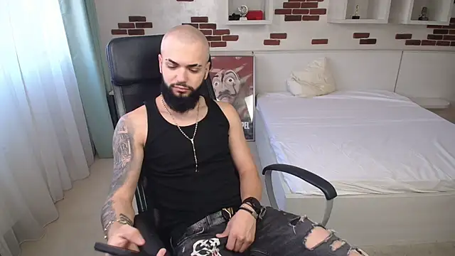 OscarWillss online show from May 25, 4:45 am