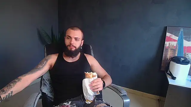 OscarWillss online show from June 26, 4:18 am