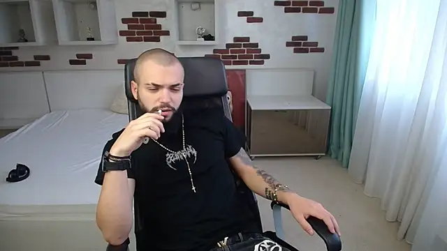 OscarWillss online show from May 29, 4:29 am